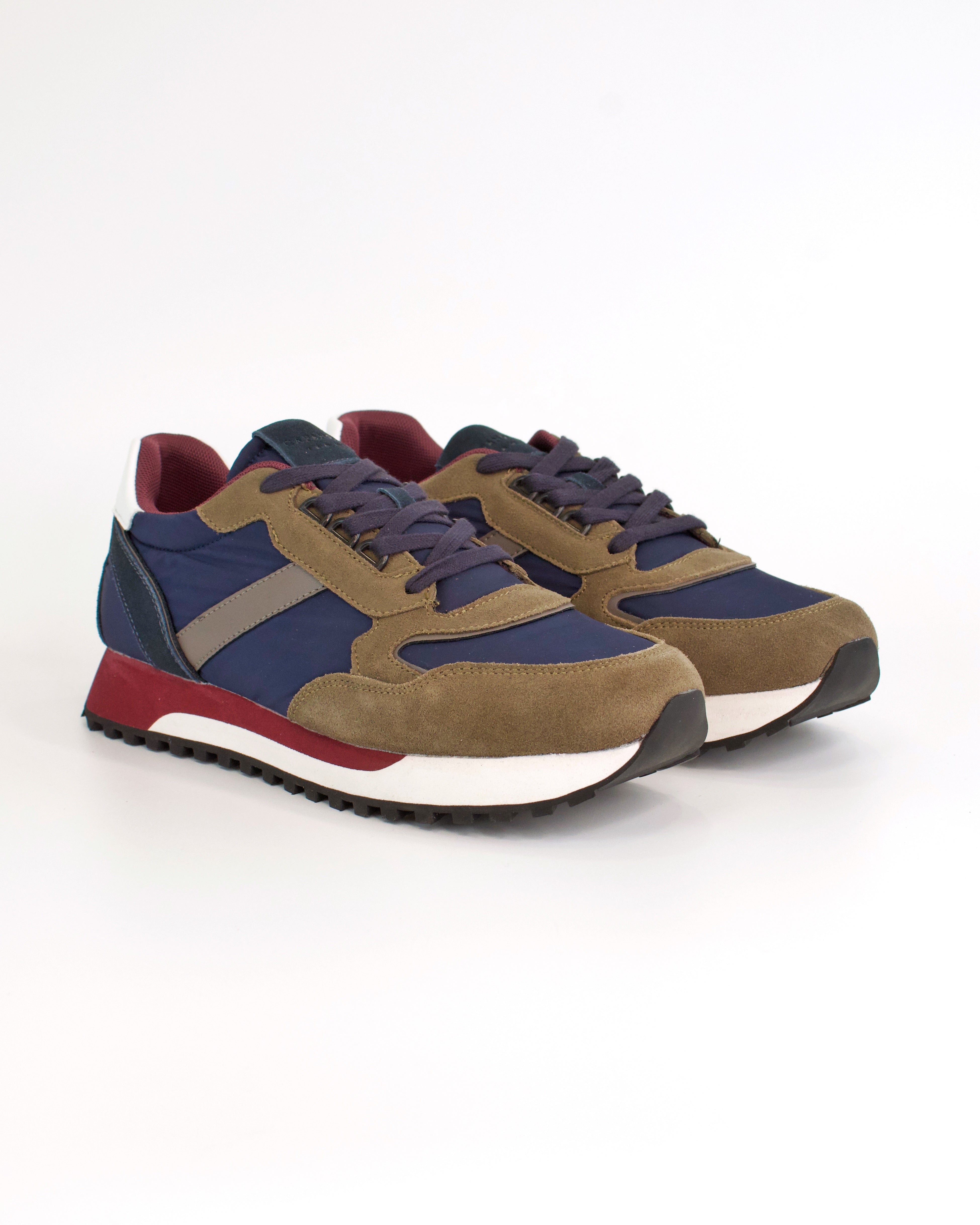 Sneaker in pelle scamosciata e tessuto