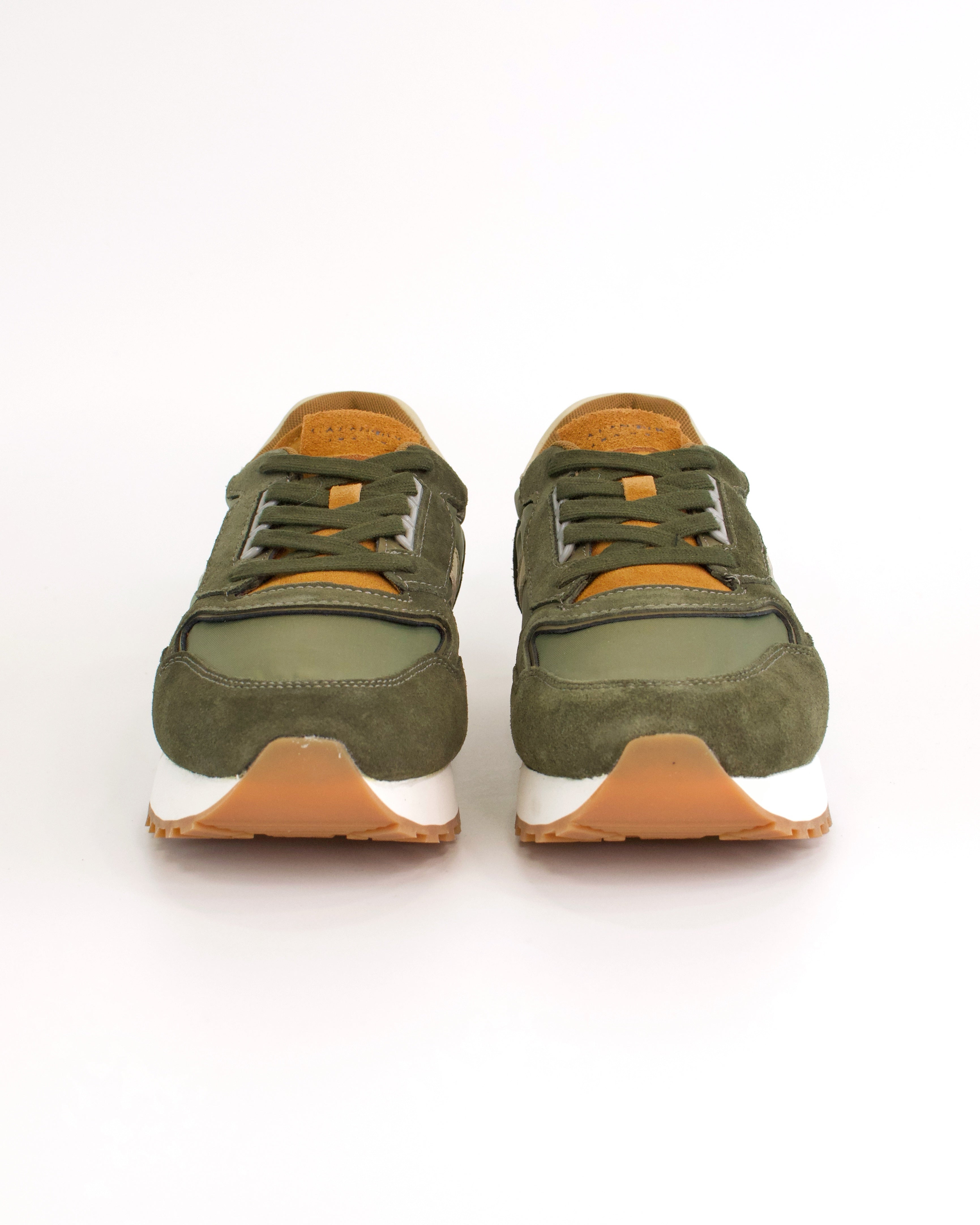 Sneaker in pelle scamosciata e tessuto