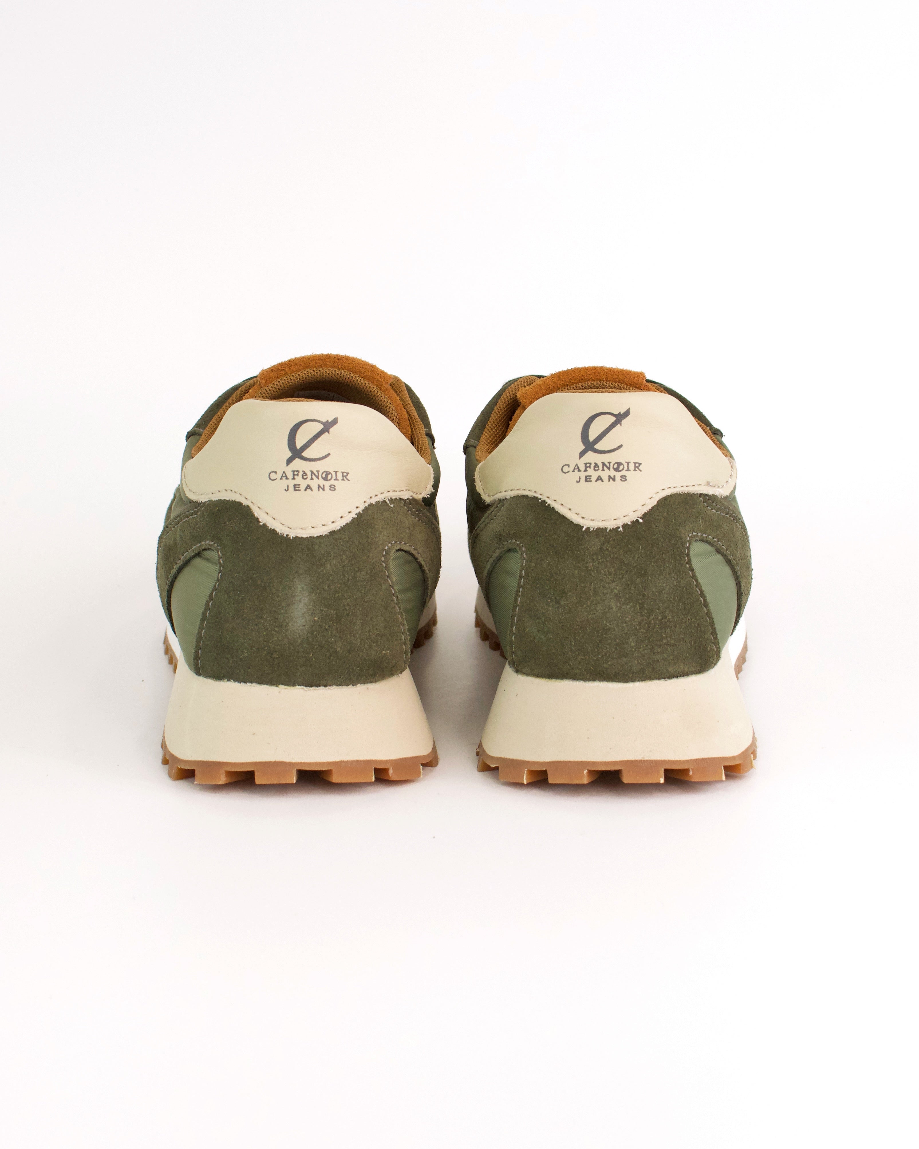 Sneaker in pelle scamosciata e tessuto