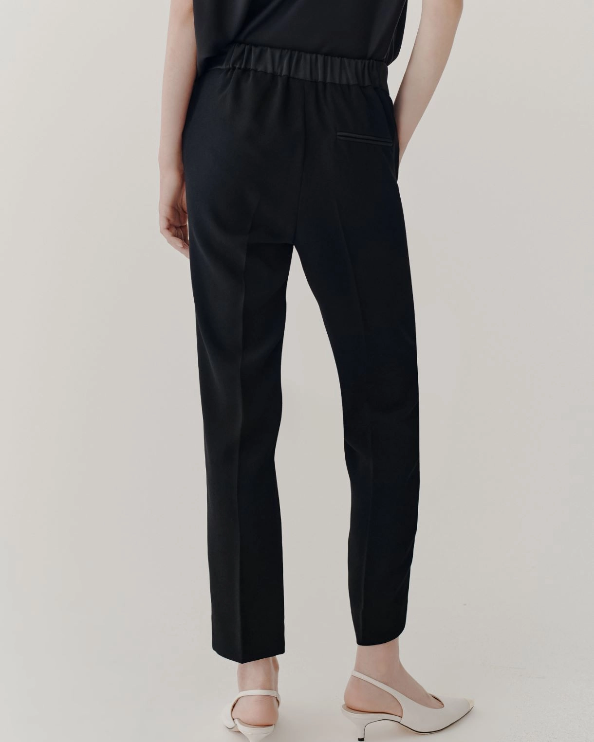 Pantaloni a sigaretta in crêpe Izabel