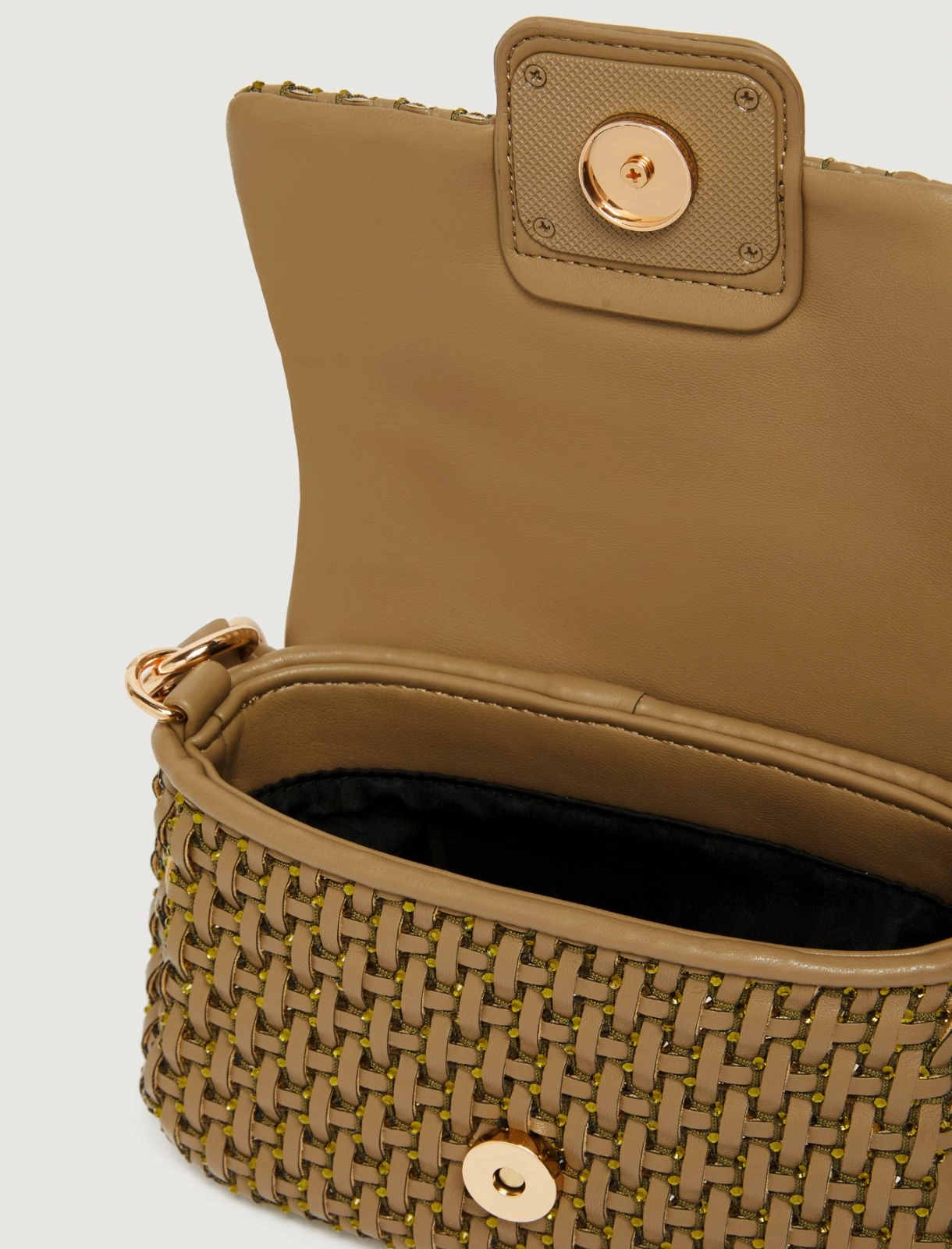 Borsa intrecciata con manico a catena Lontra1