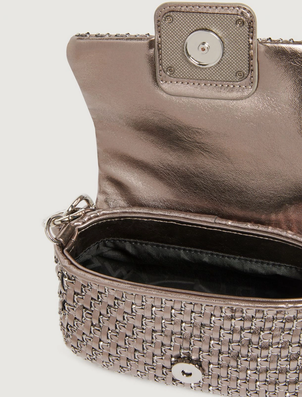 Borsa intrecciata con manico a catena Lontra1