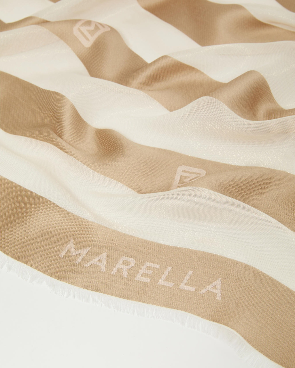 Stola con disegno jacquard Mladomino