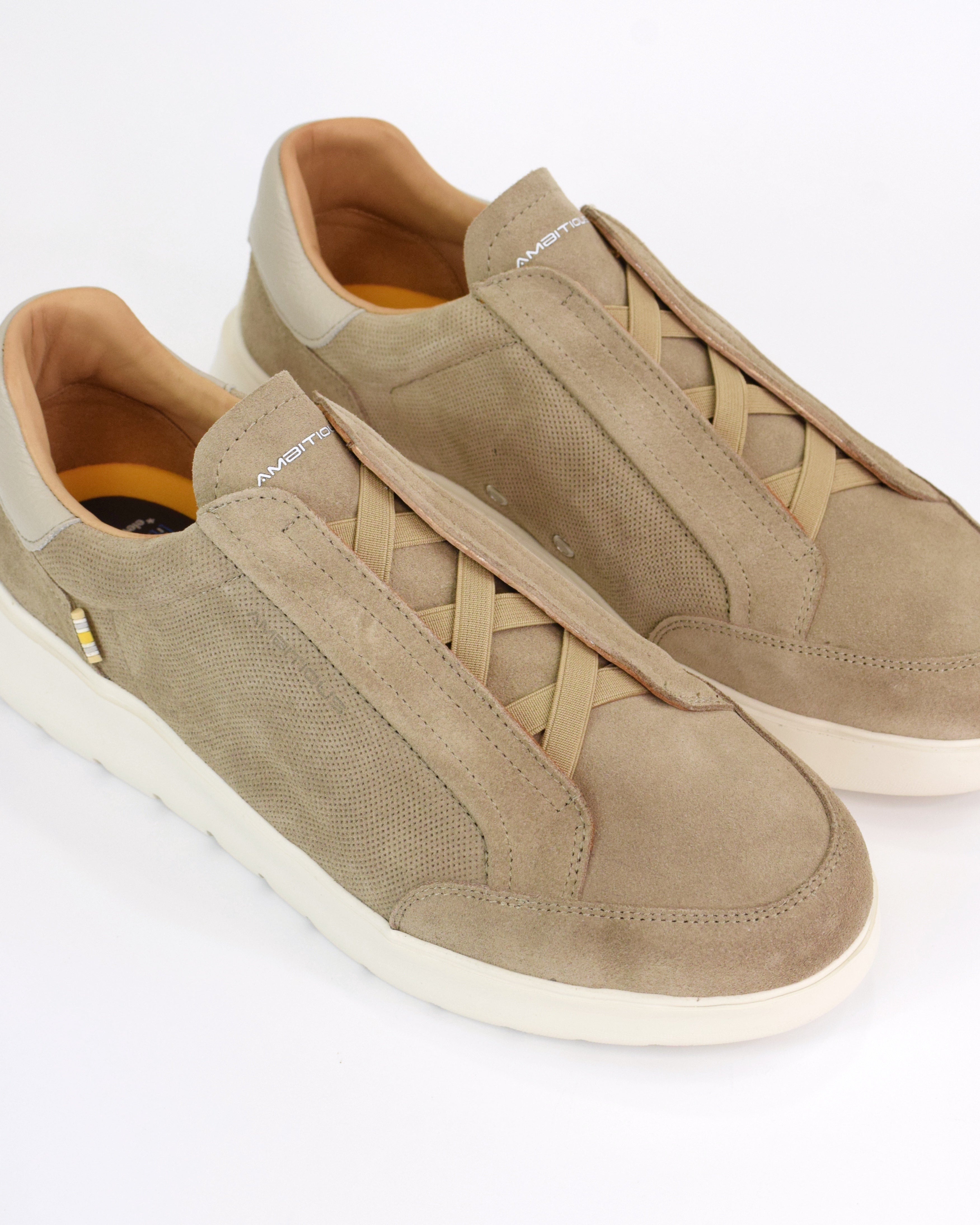 Sneaker Hover