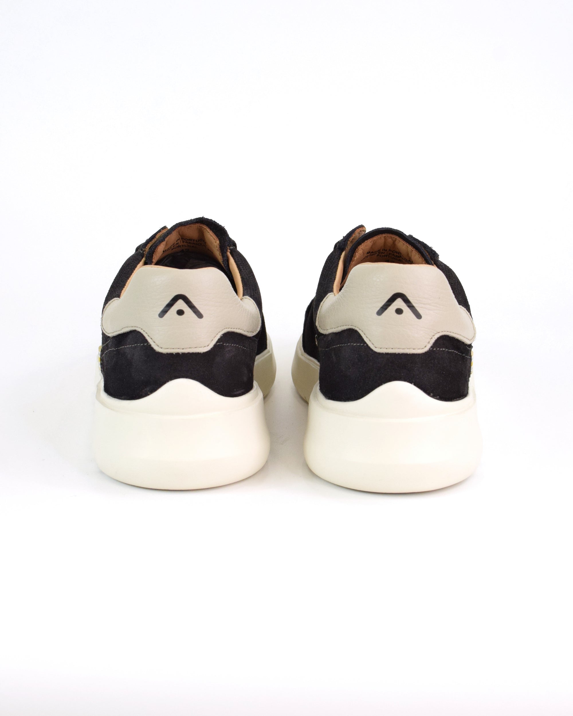 Sneaker Hover