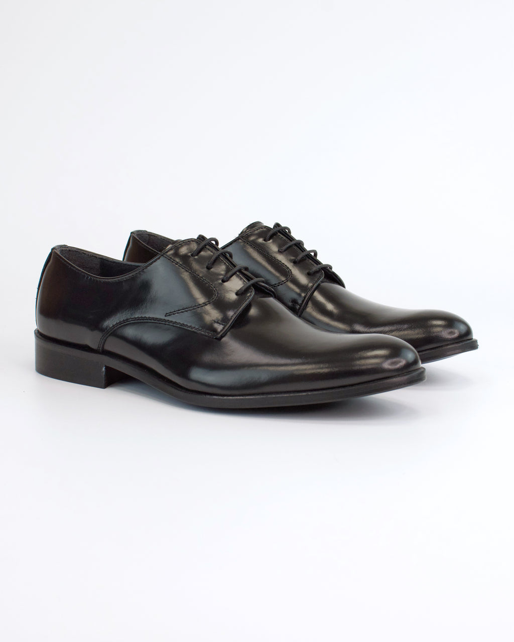 Stringata in pelle