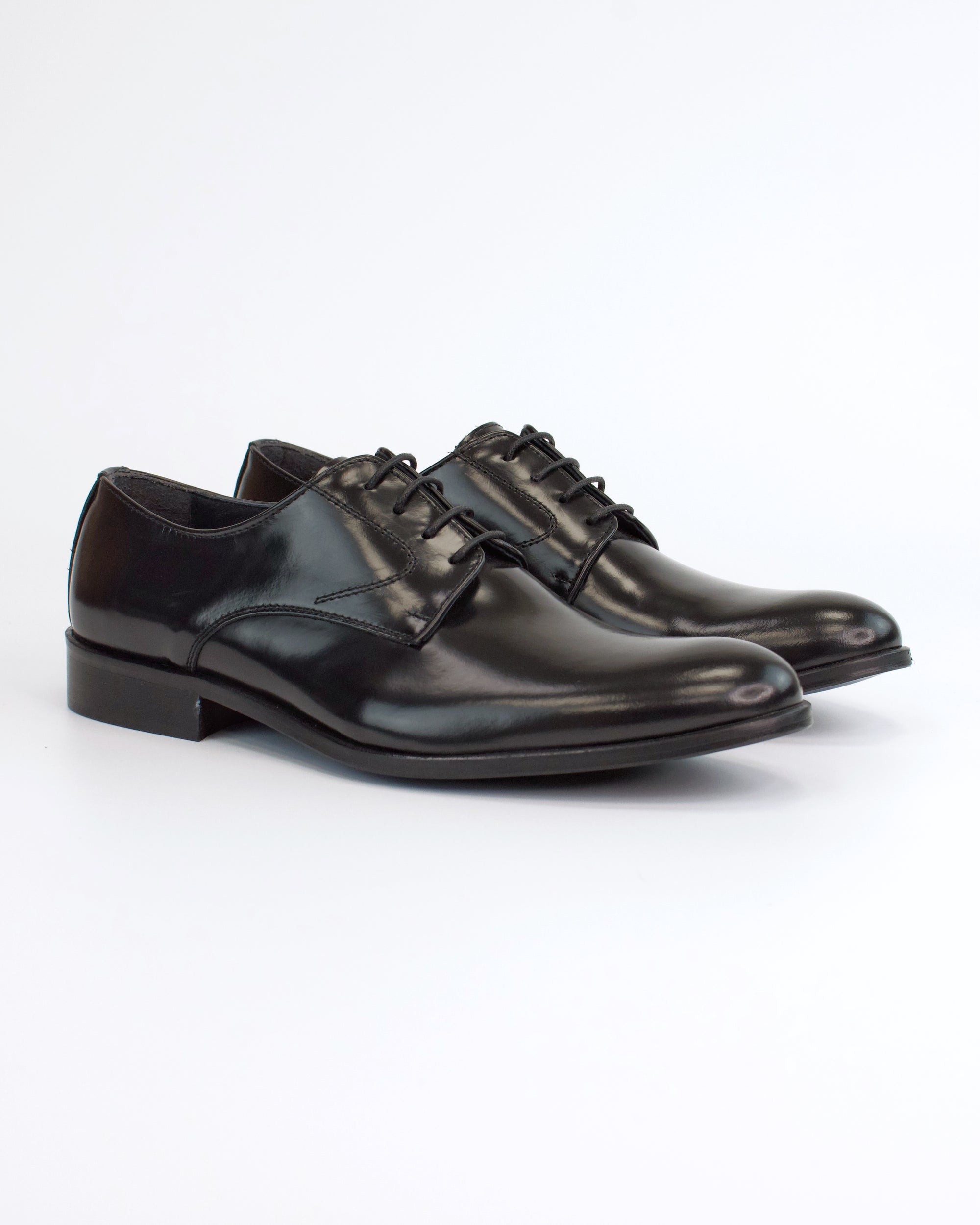 Stringata in pelle