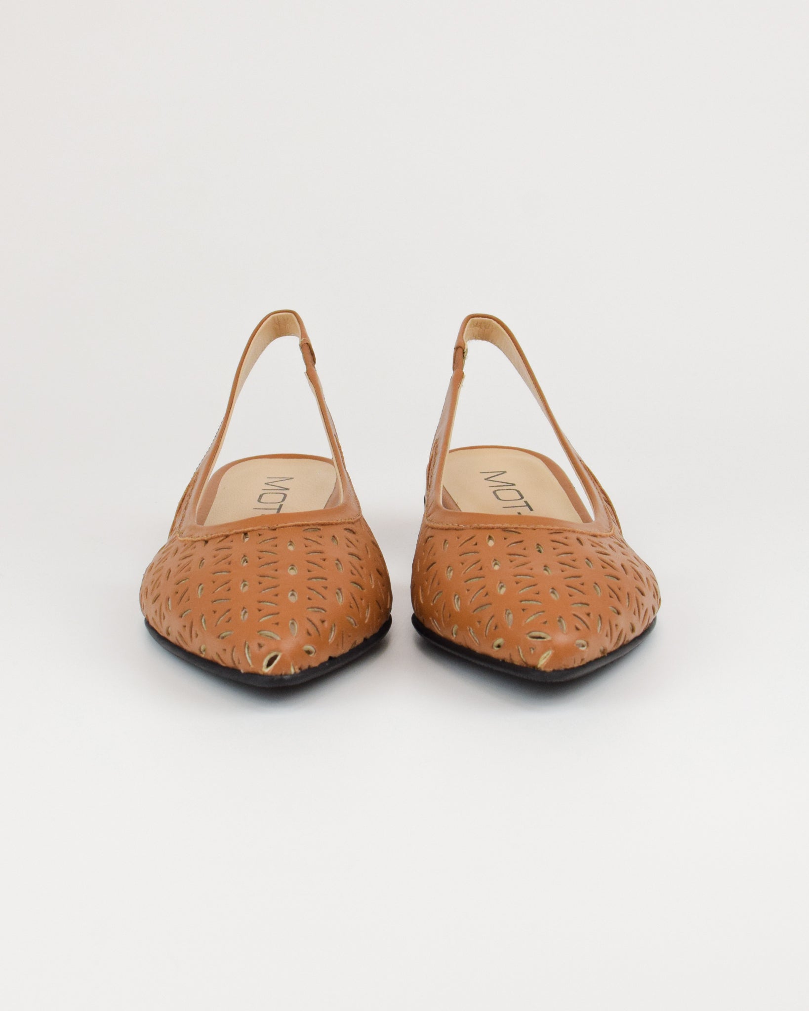 Slingback in pelle traforata