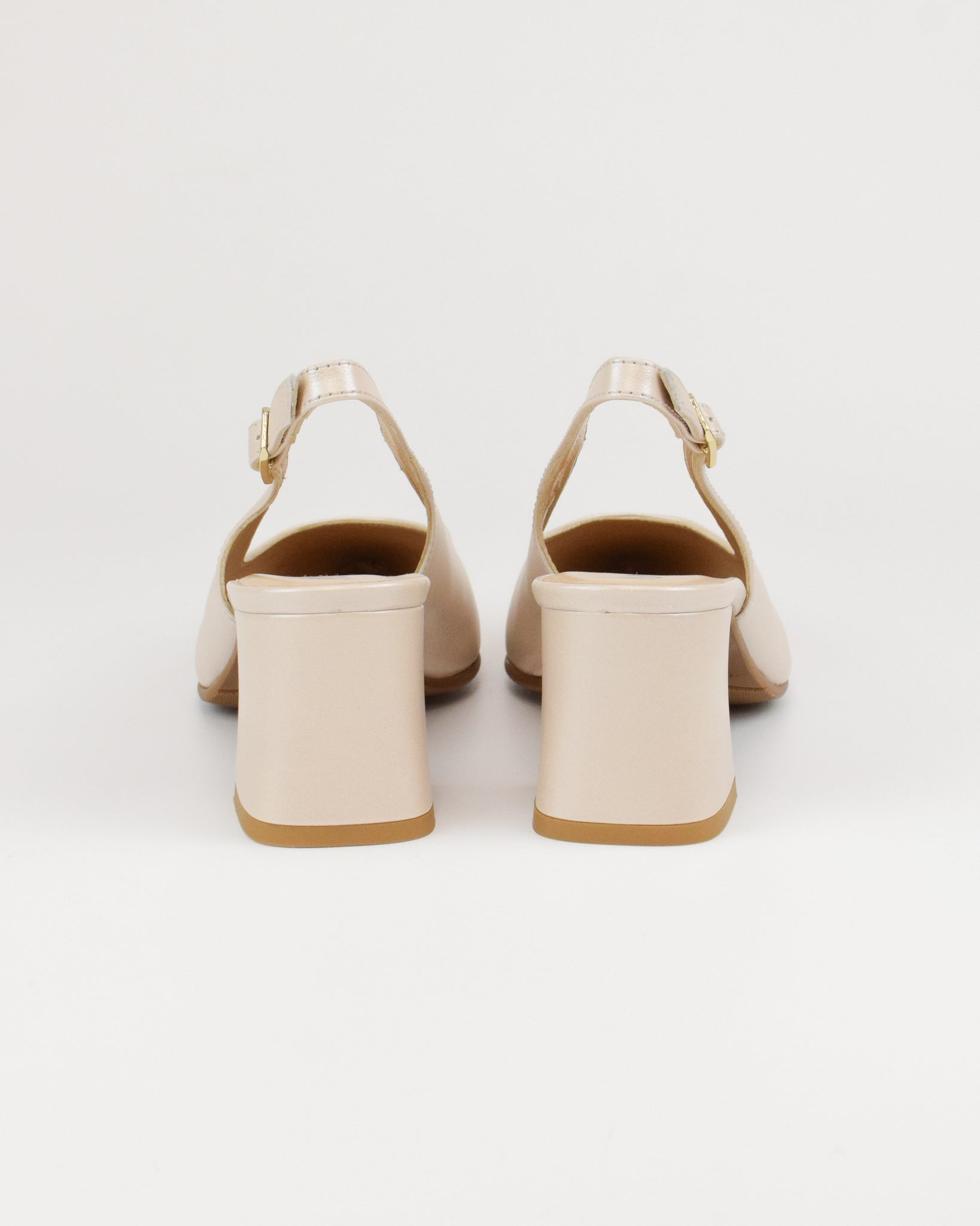 Slingback in pelle laminata