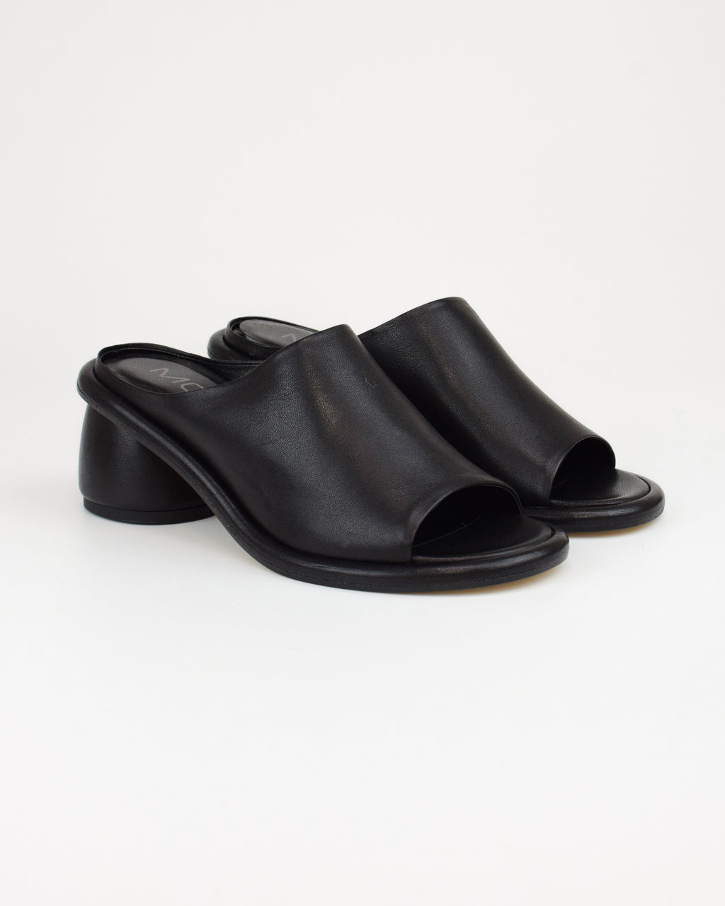 Sandalo scalzato in pelle