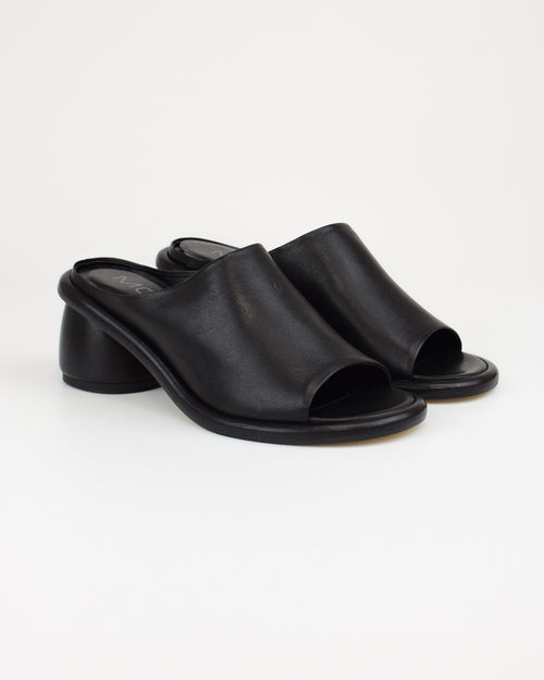 Sandalo scalzato in pelle