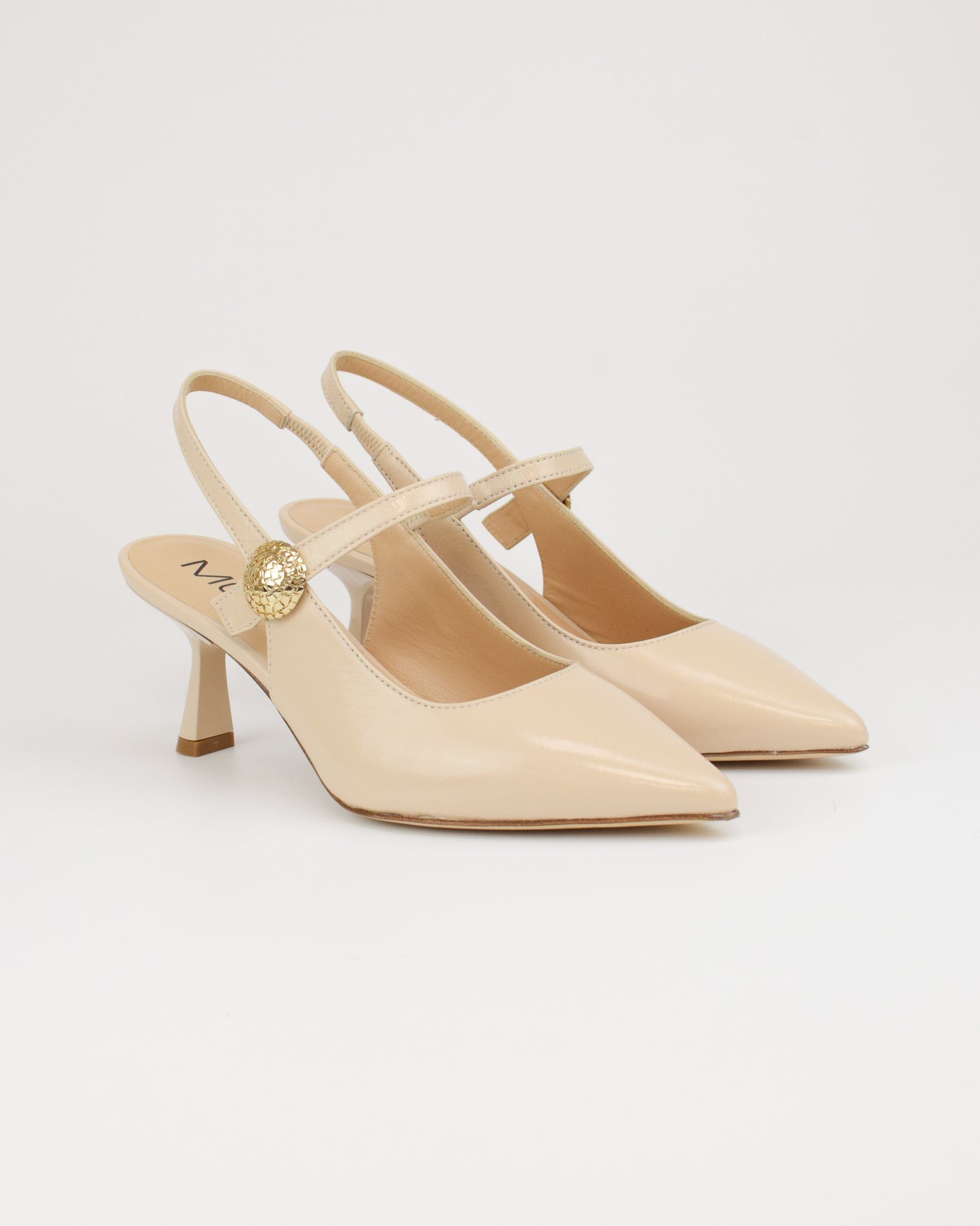 Slingback in vernice con dettaglio gioiello