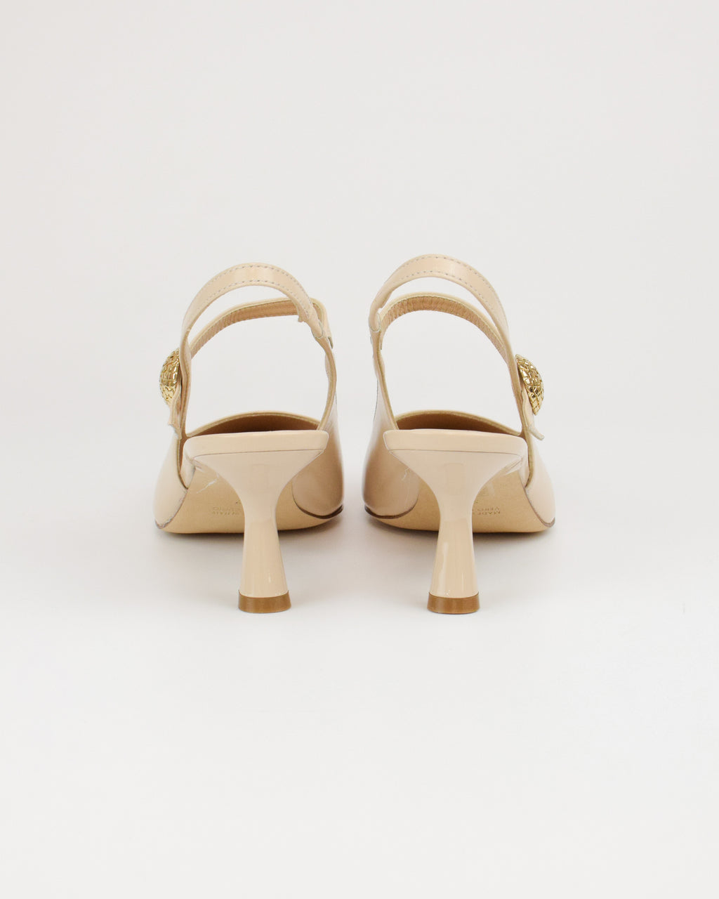 Slingback in vernice con dettaglio gioiello
