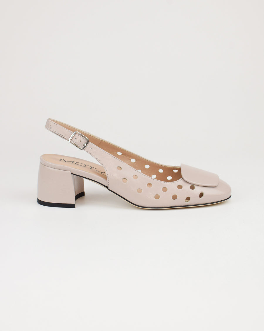 Slingback in vernice traforata