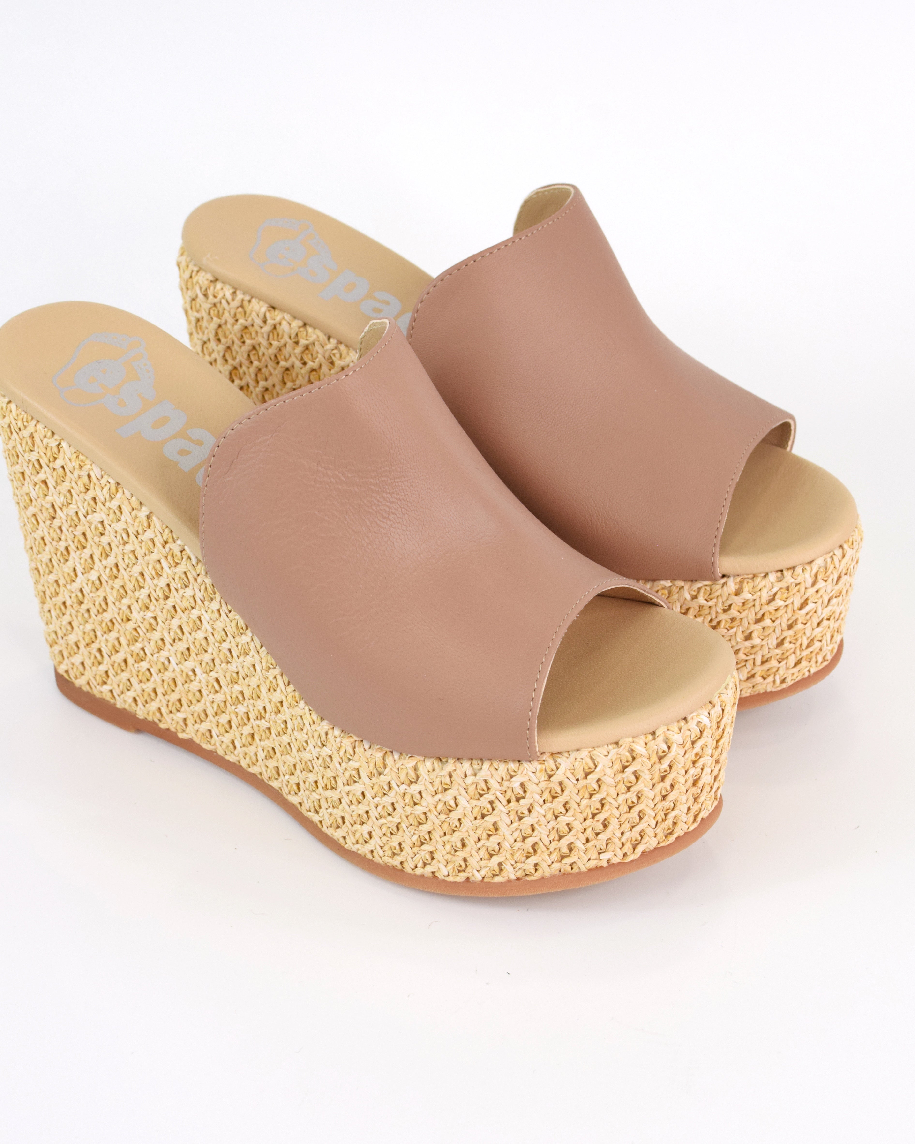 Scalzato in pelle con zeppa
