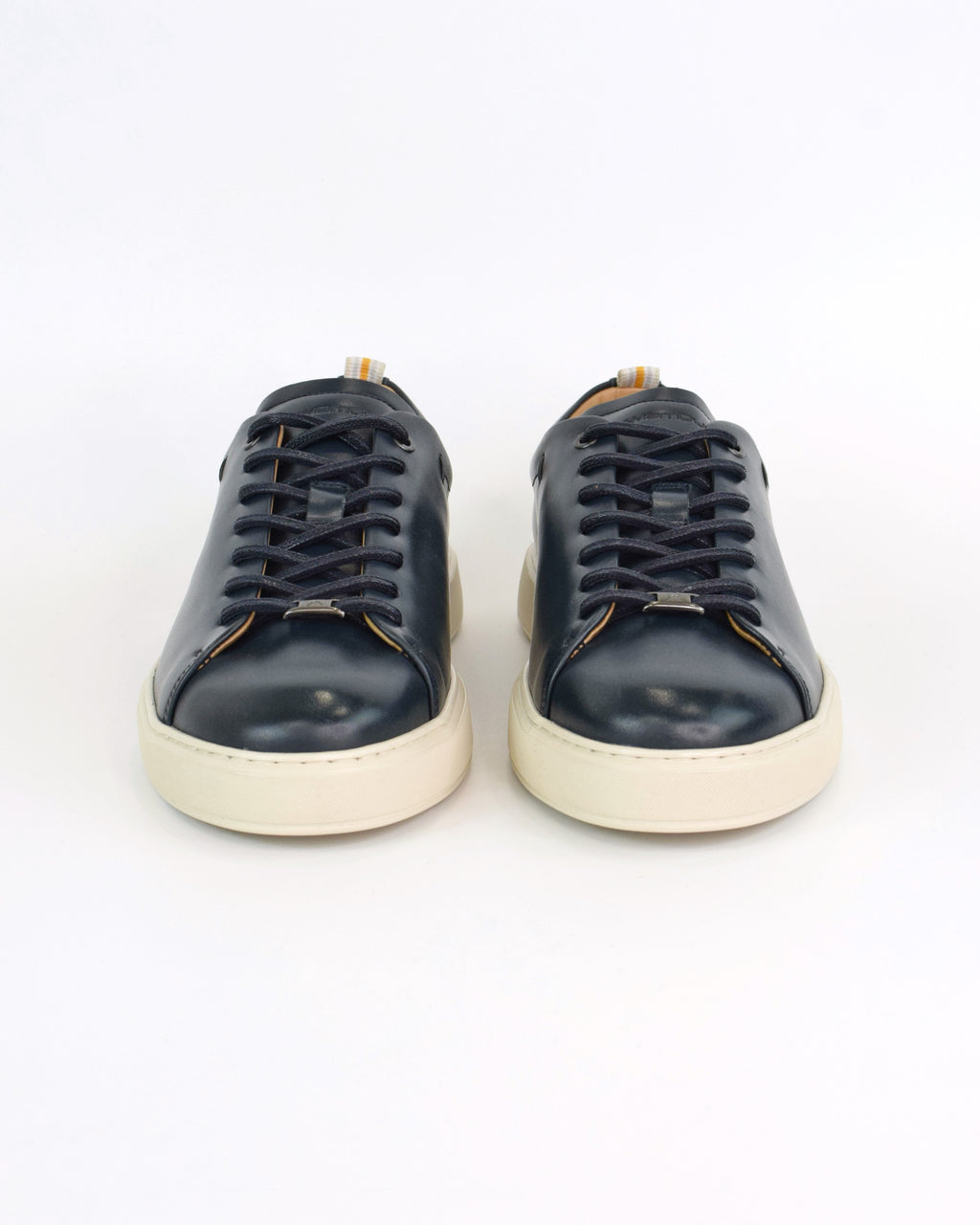 Sneaker Lewis