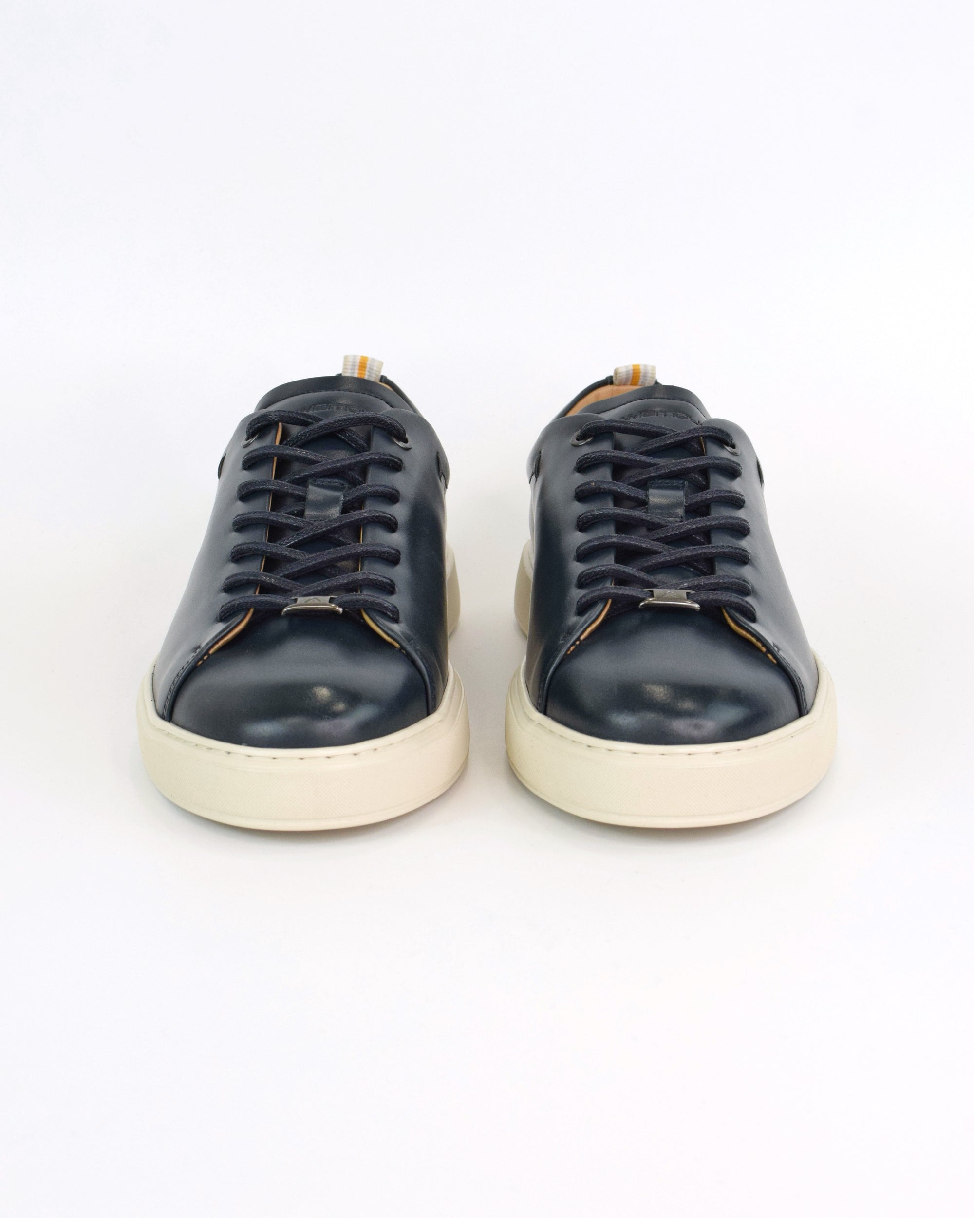 Sneaker Lewis