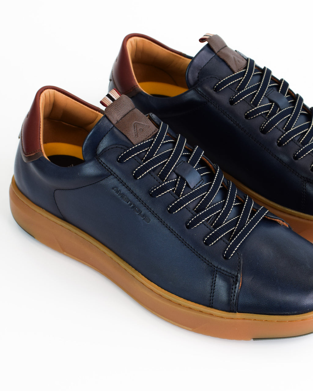 Sneaker Aktif
