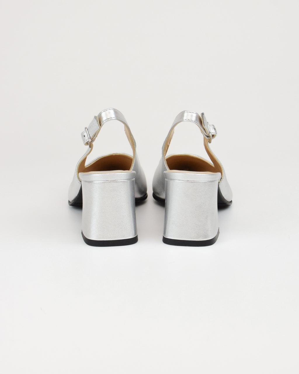Slingback in pelle laminata