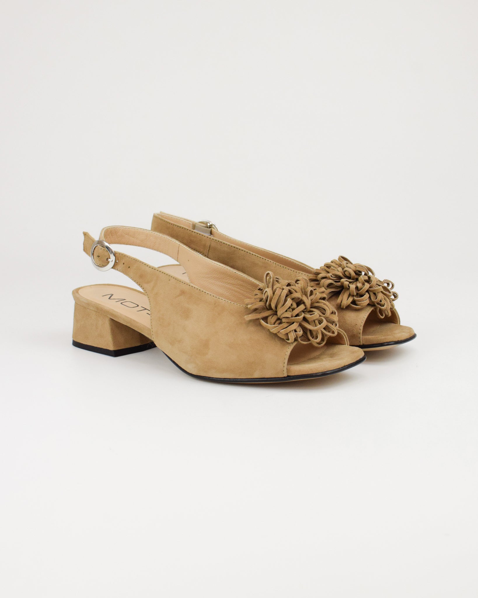 Sandalo in pelle scamosciata con fiore decorativo