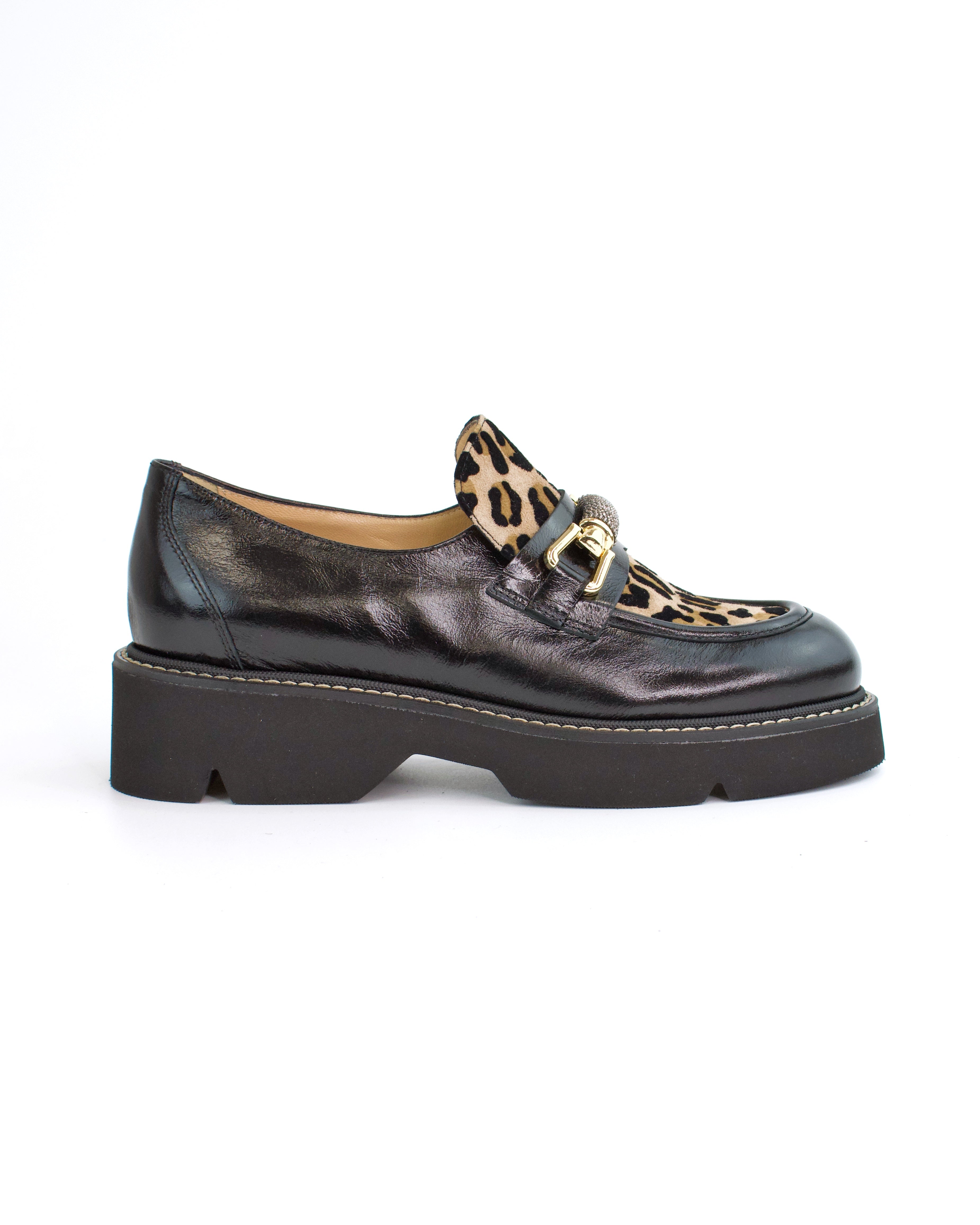 Mocassino in pelle e tessuto leopardato con fibbia