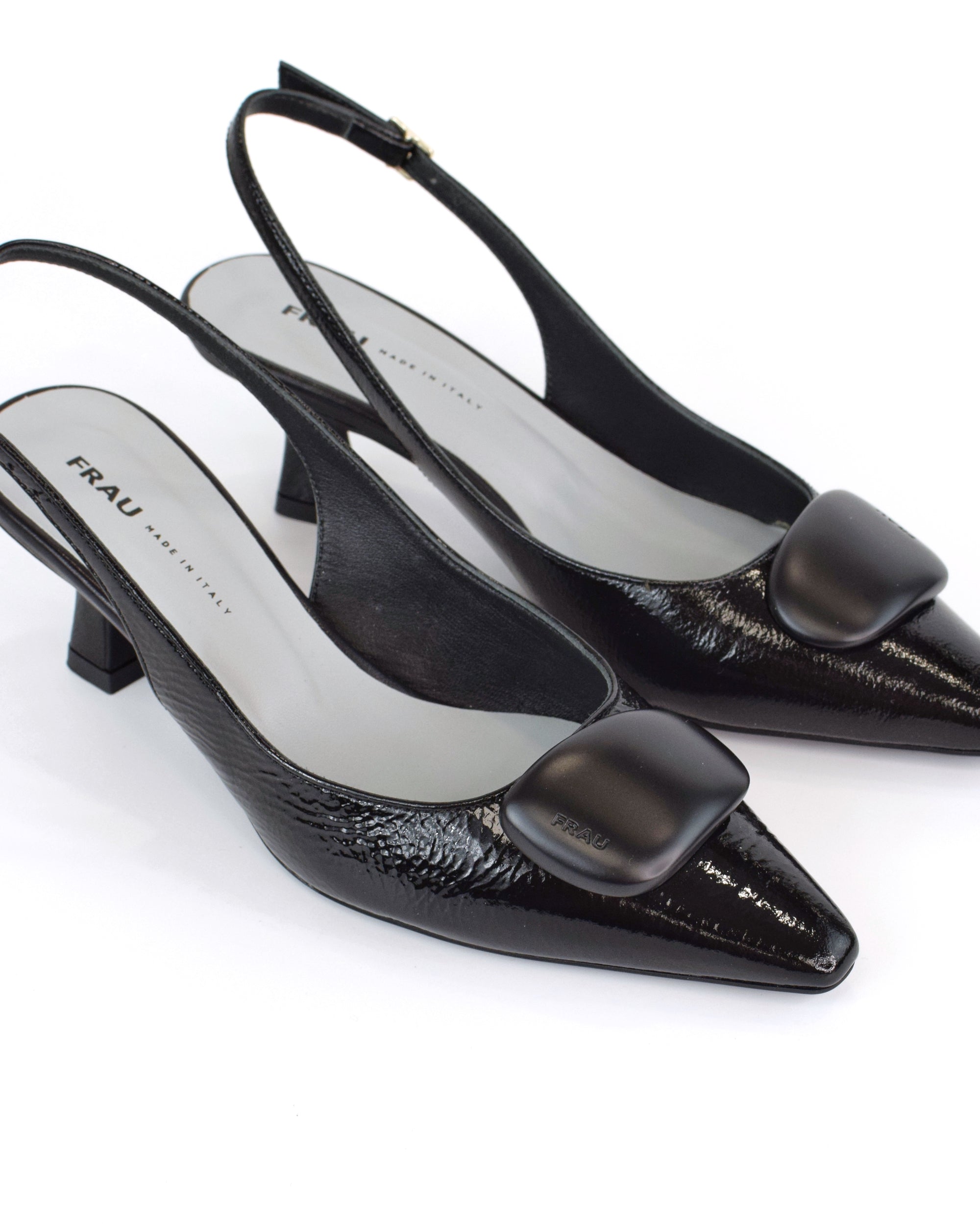 Slingback in Vernice con Accessorio