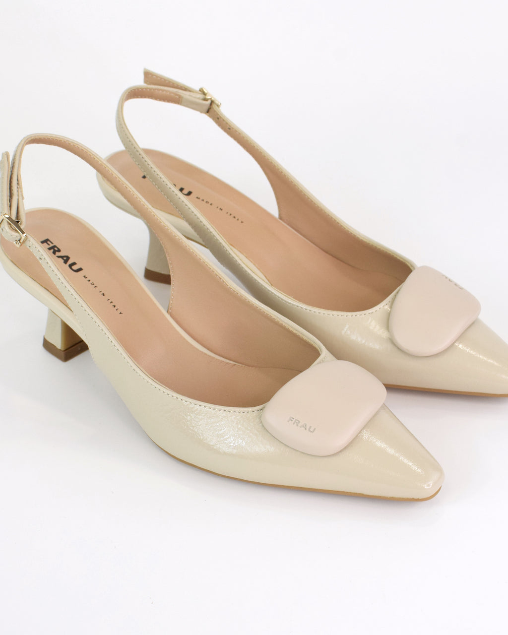 Slingback in Vernice con Accessorio