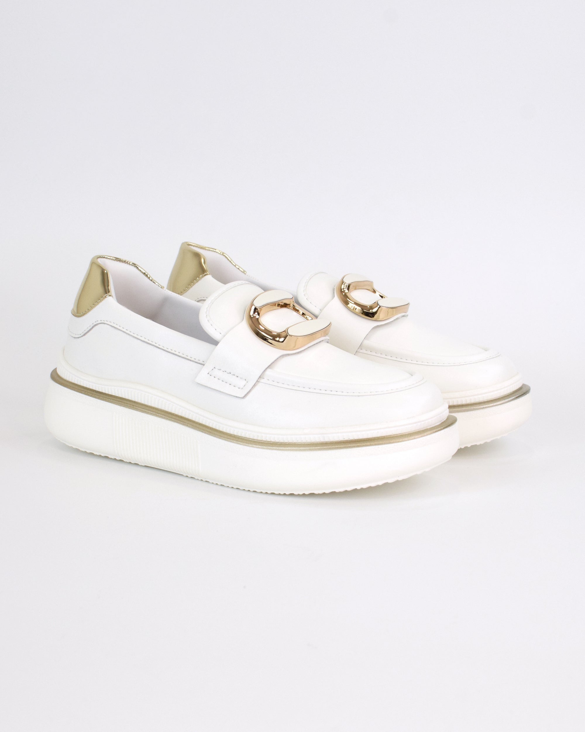 Mocassino in pelle con accessorio smaltato