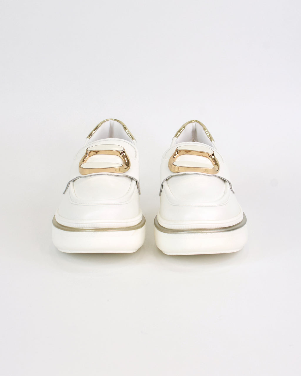 Mocassino in pelle con accessorio smaltato