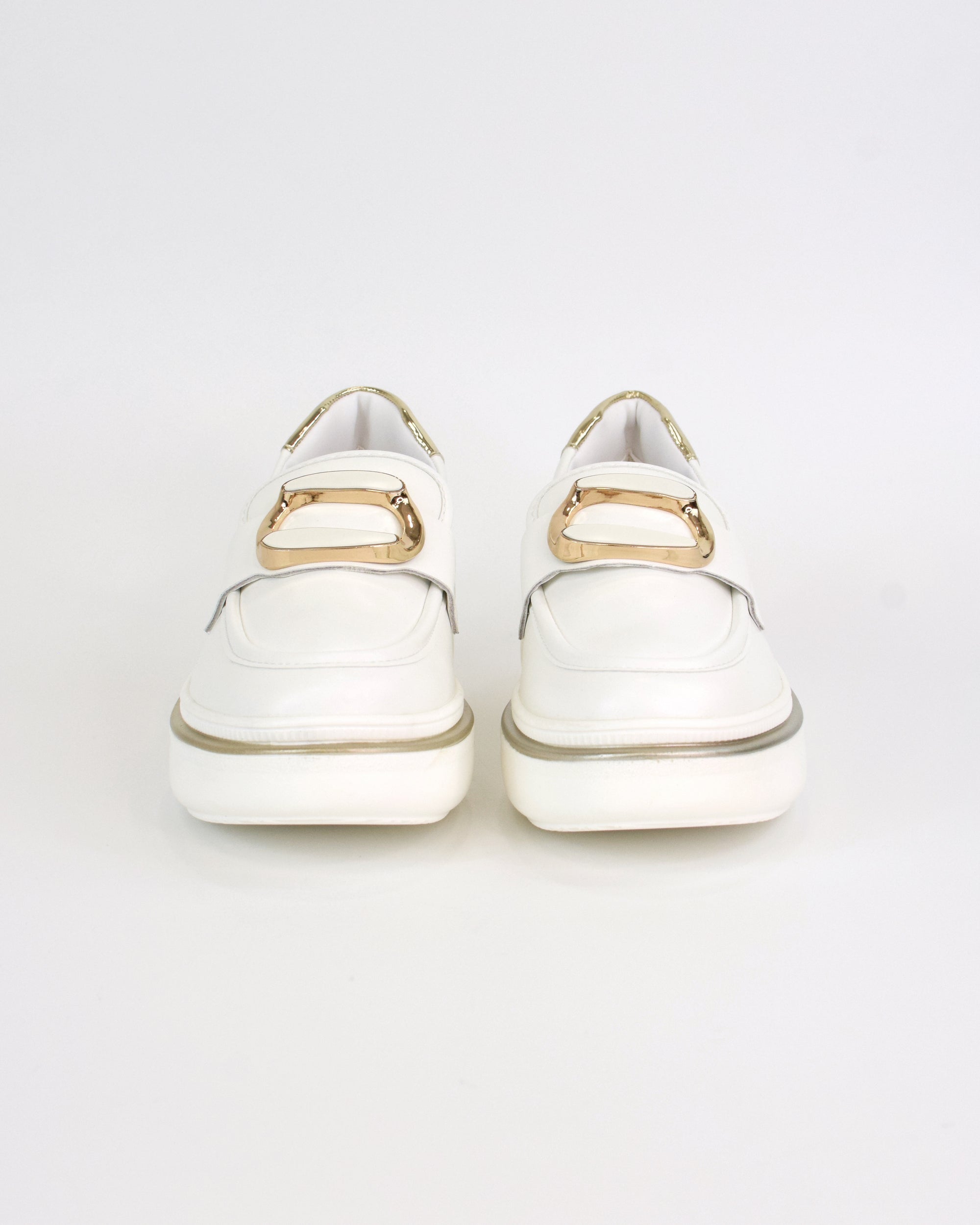 Mocassino in pelle con accessorio smaltato