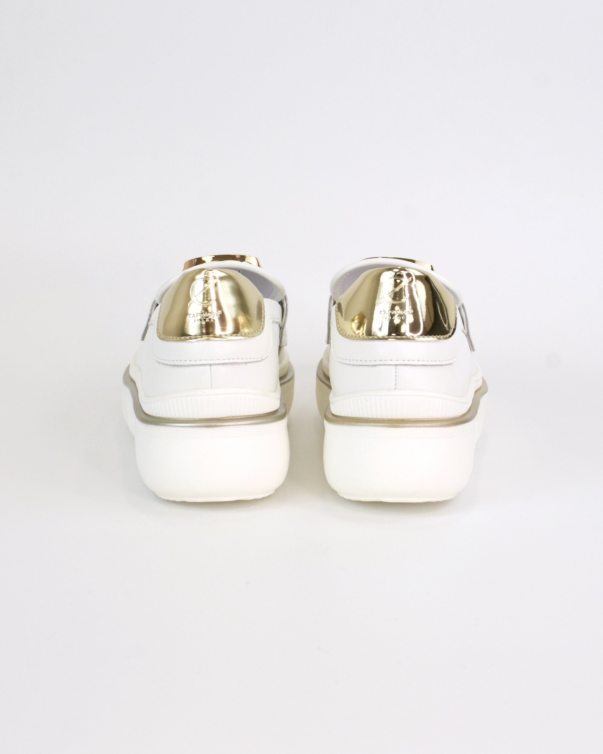 Mocassino in pelle con accessorio smaltato