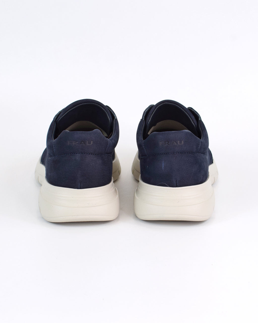Sneaker XL in Nabuk Punzonato