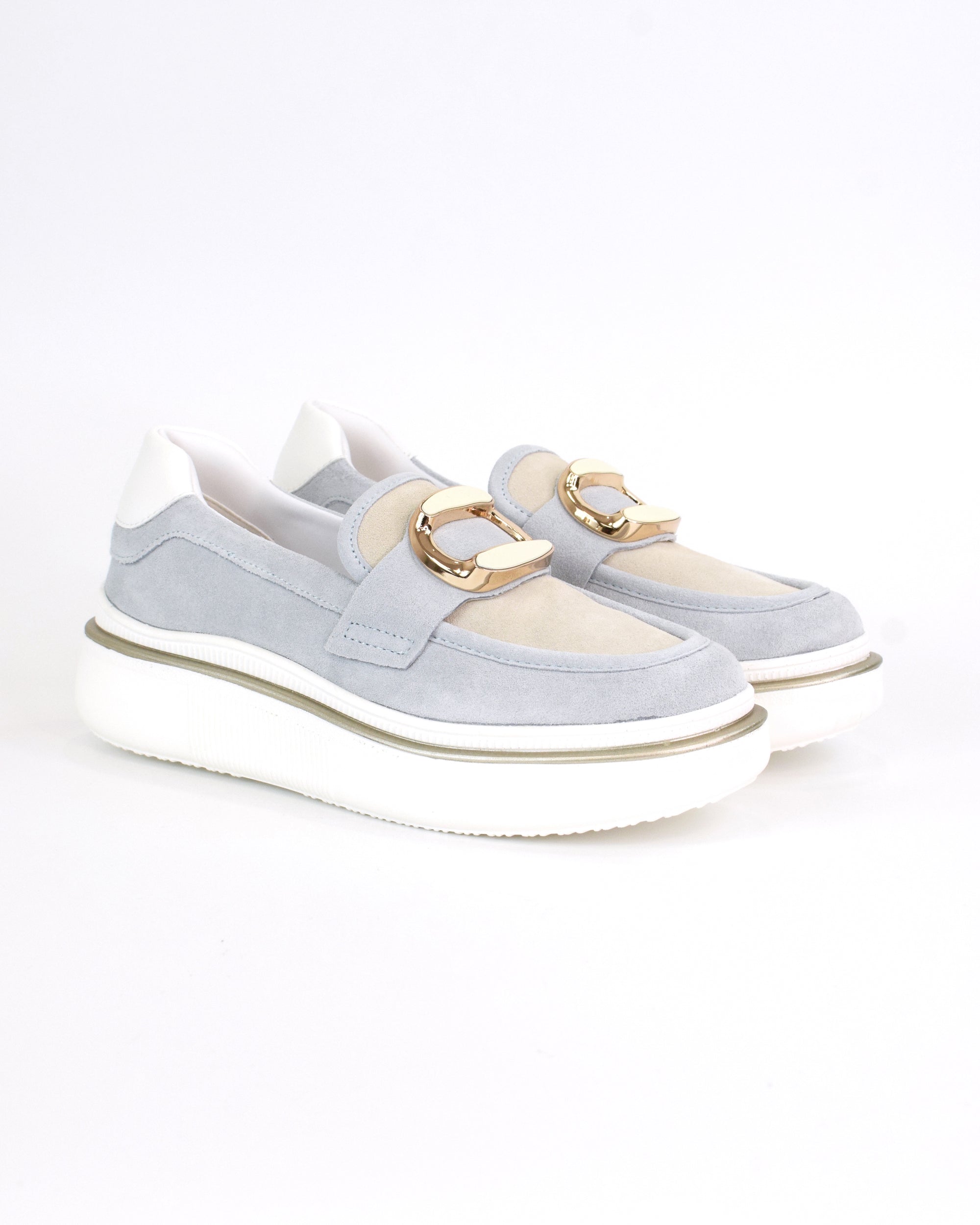 Mocassino in pelle scamosciata con accessorio smaltato