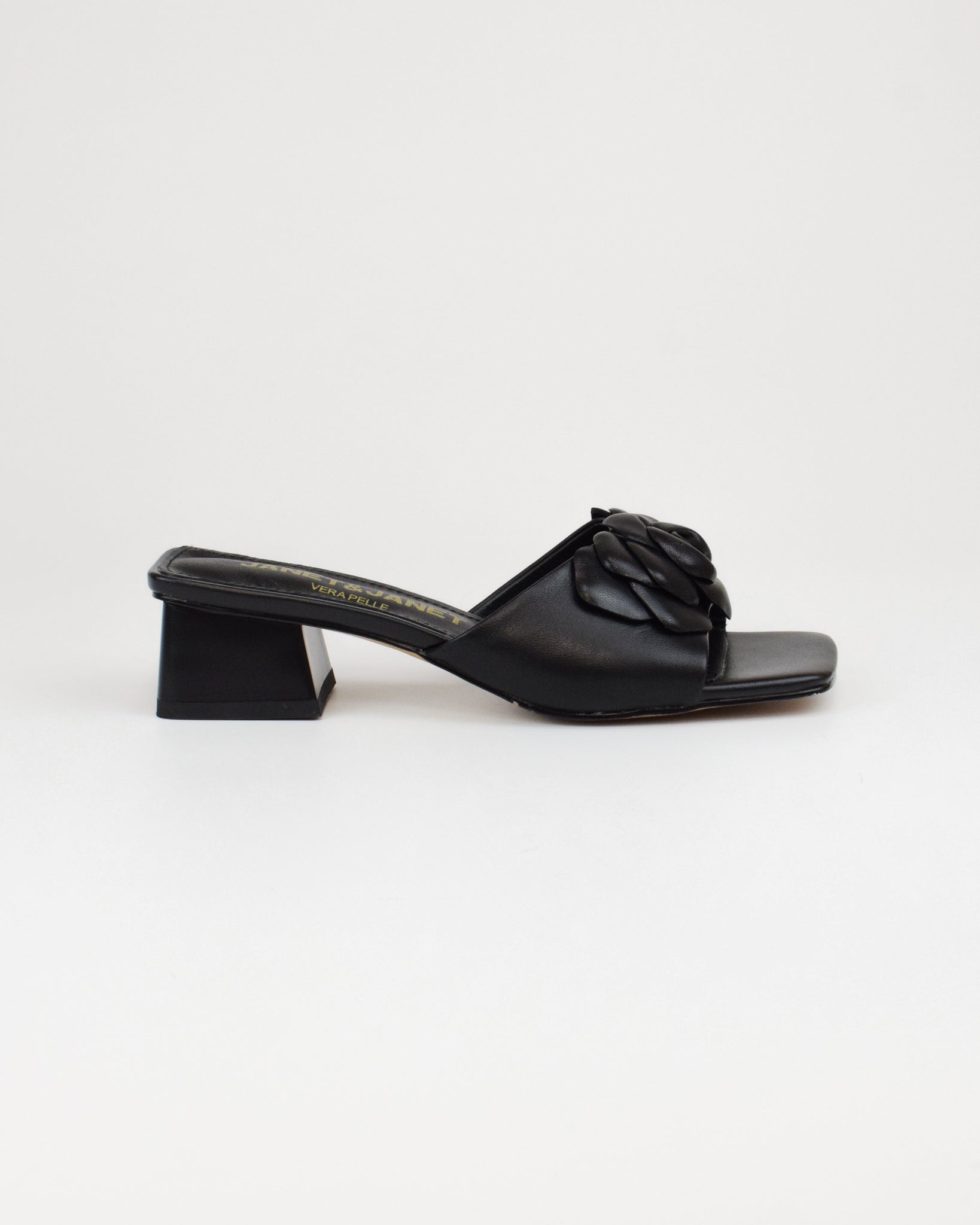 Sandalo in pelle con fiore
