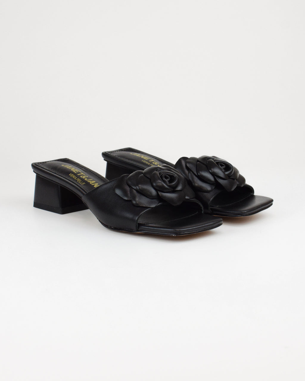 Sandalo in pelle con fiore