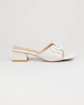Sandalo in pelle con fiore