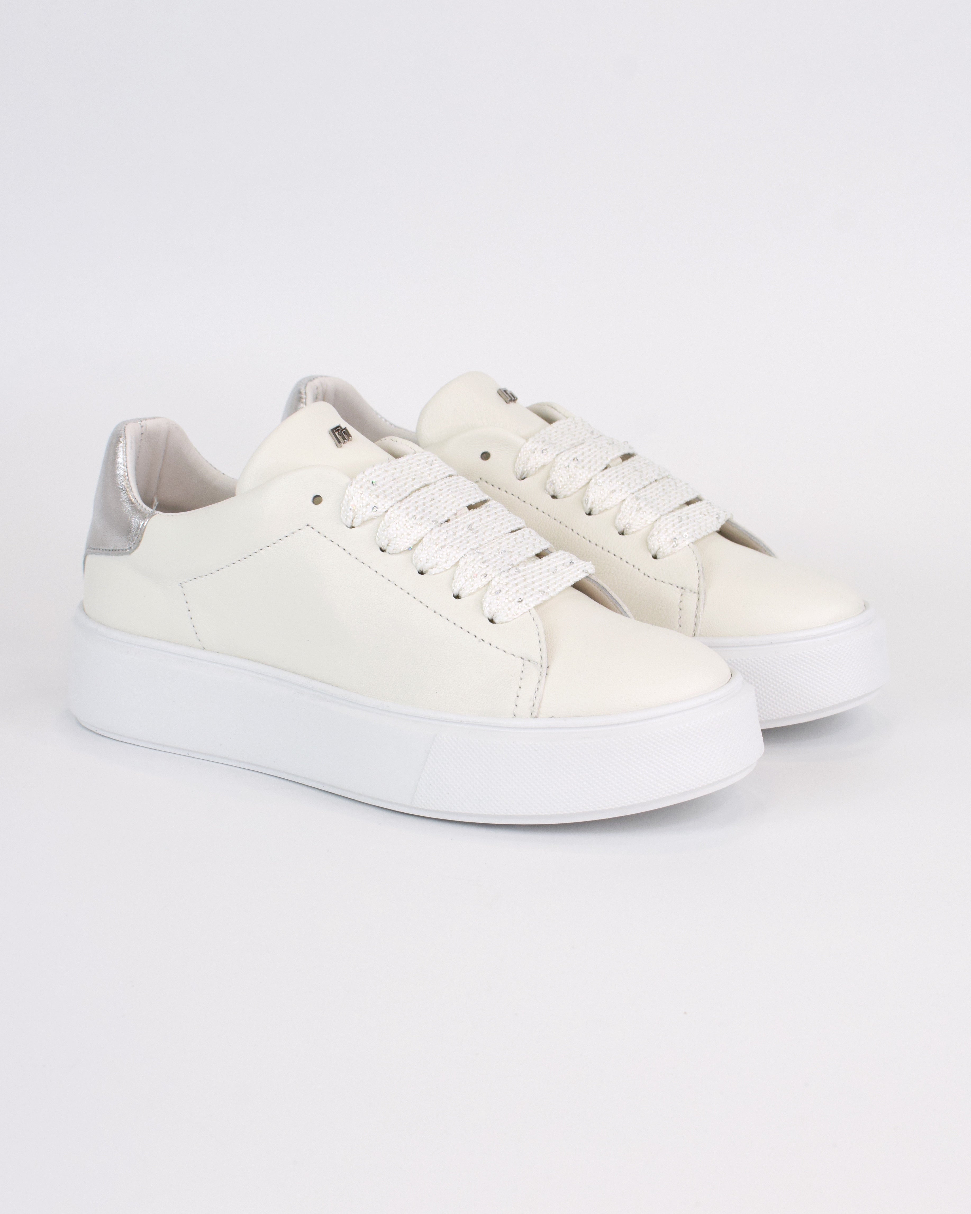 Sneaker con Inserto Laminato