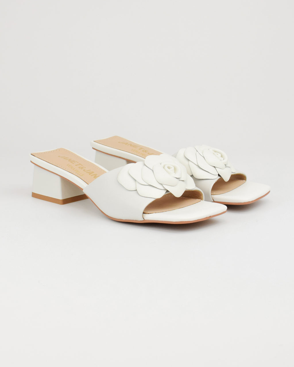 Sandalo in pelle con fiore