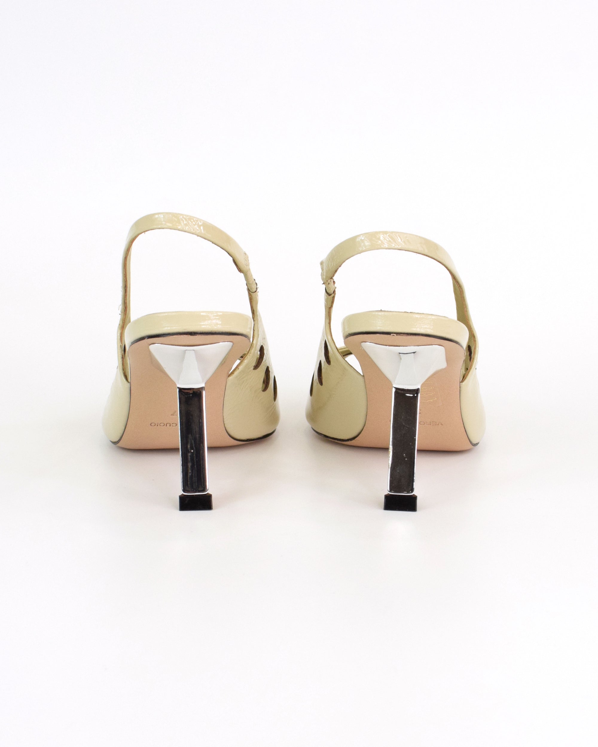 Slingback open toe traforata