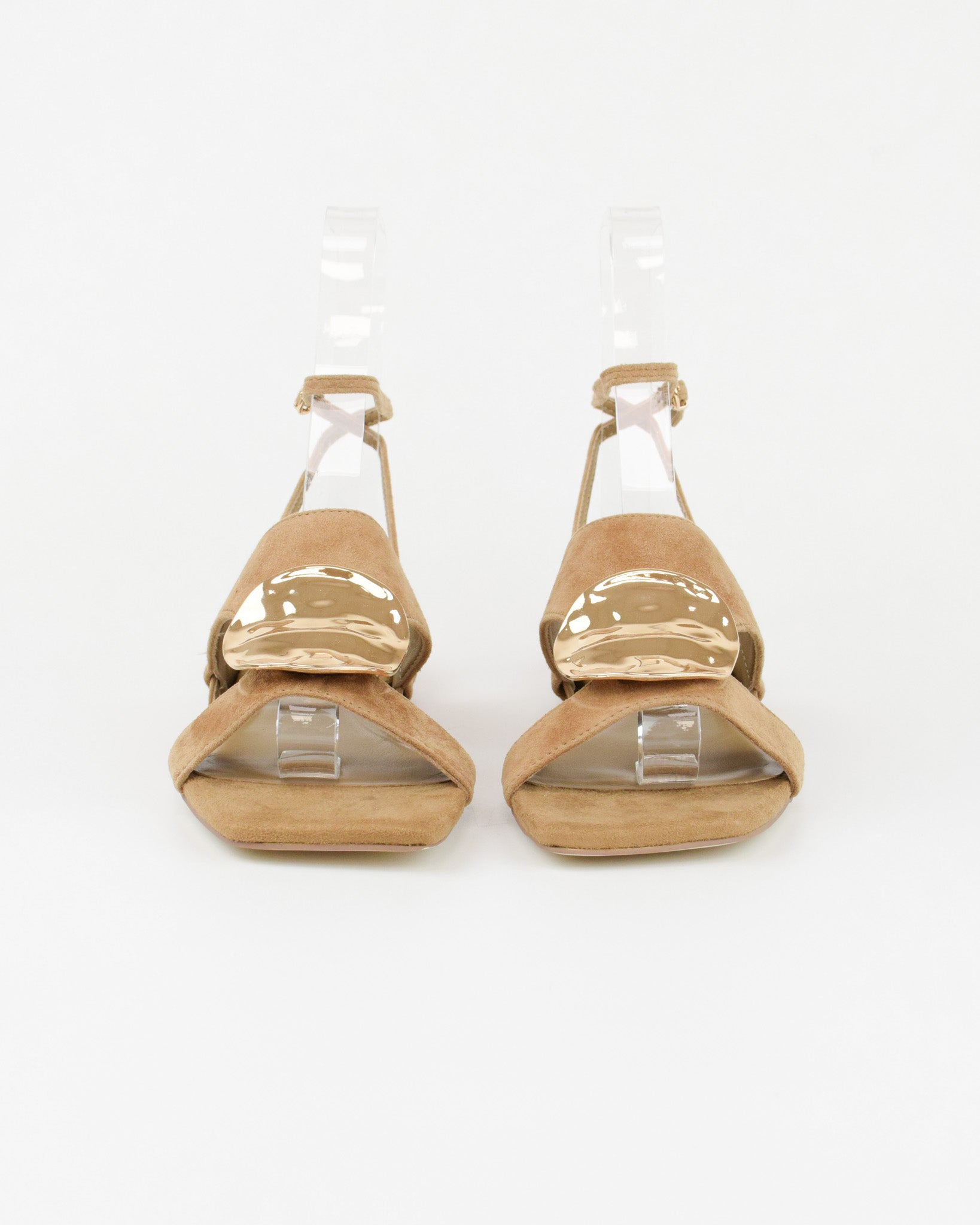 Sandalo in suede con accessorio