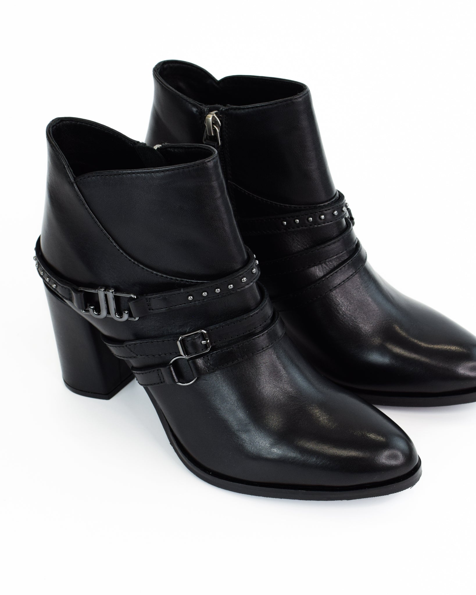 Tronchetto in pelle con dettagli cinturino