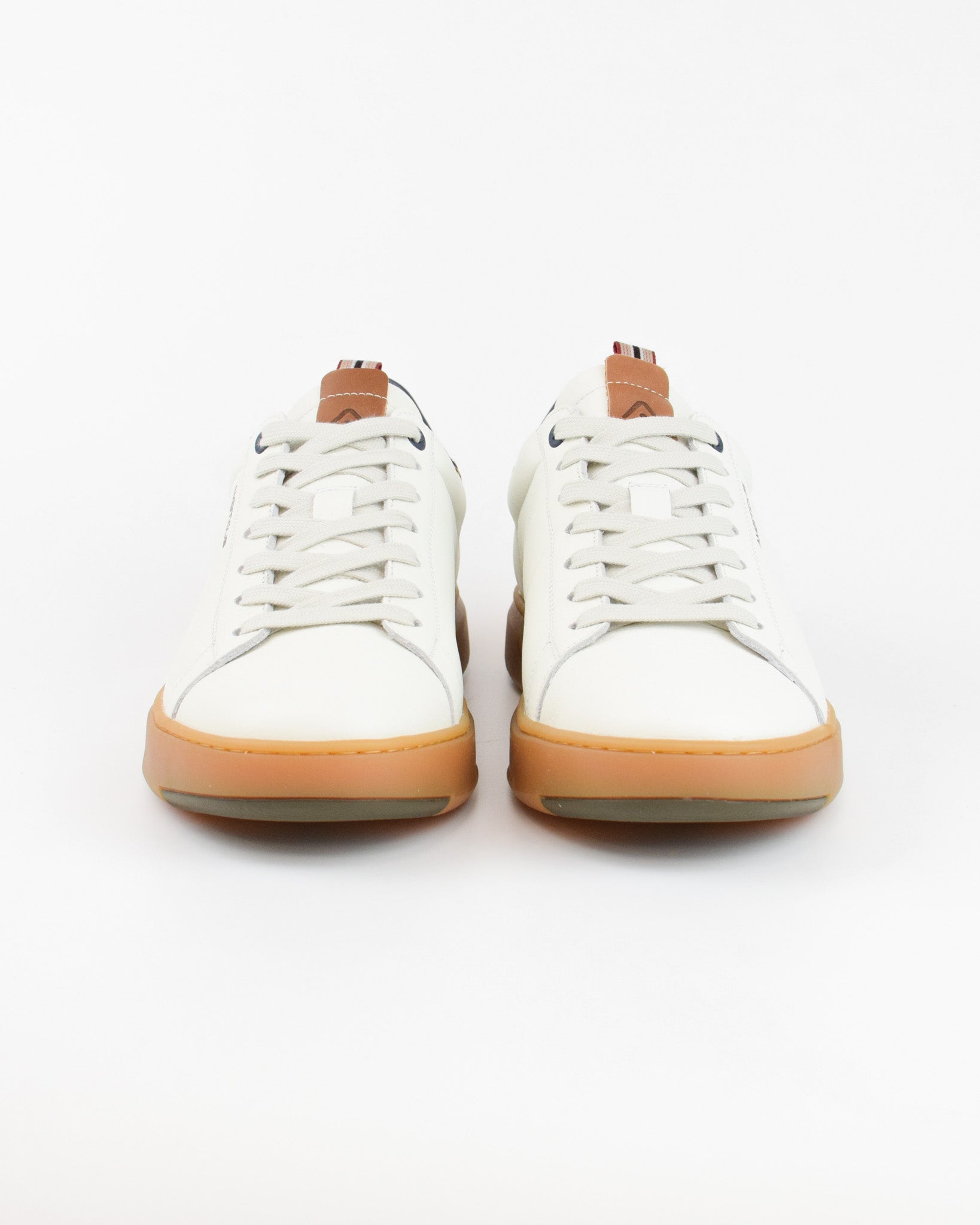 Sneaker Aktif