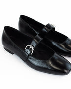 Ballerine con punta semiquadra in pelle