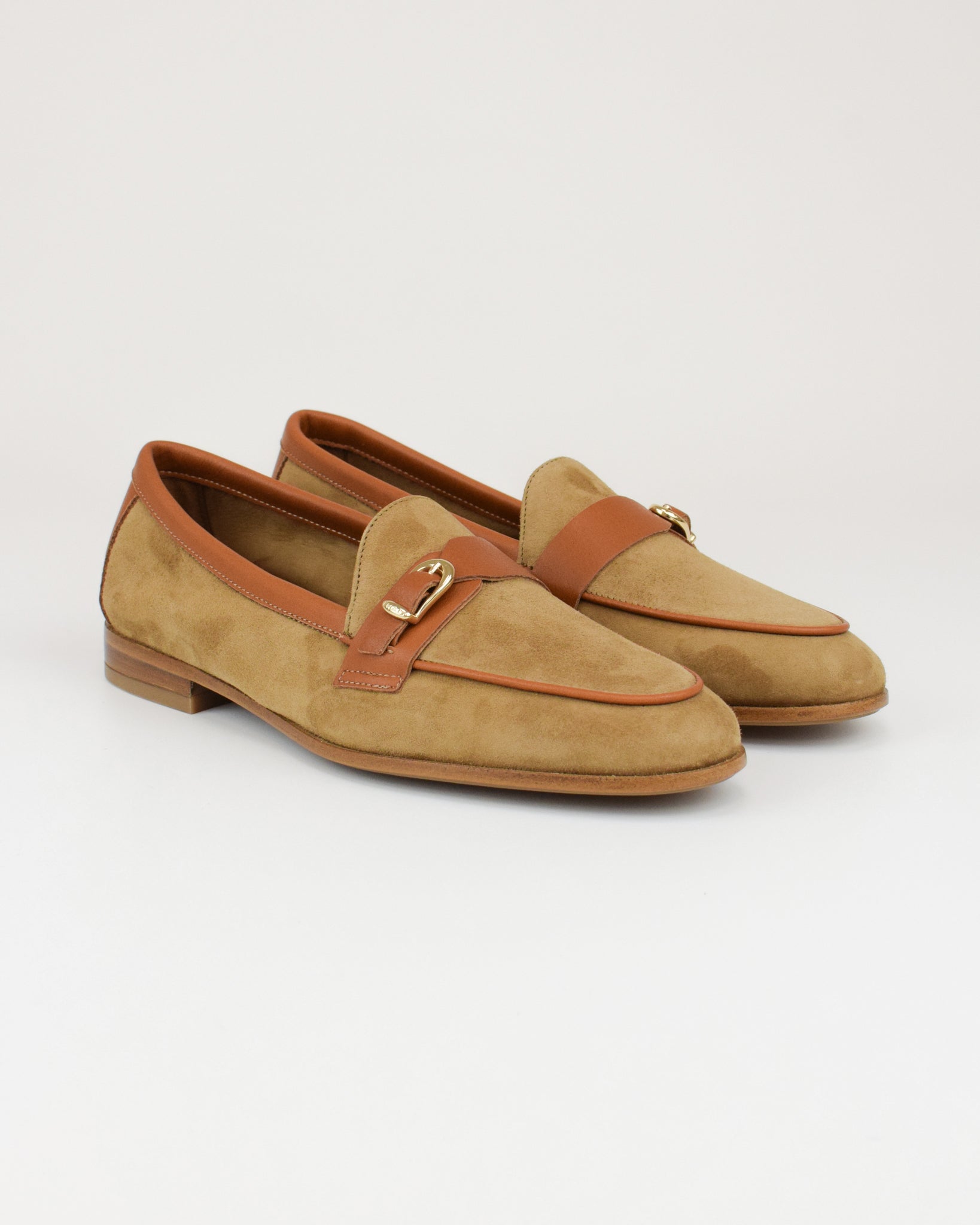 Mocassino in suede con dettagli in pelle