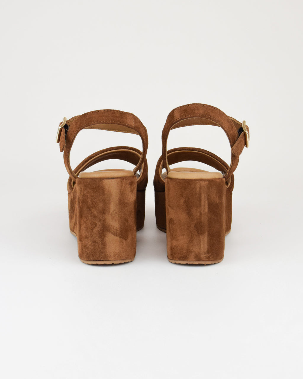 Sandalo con zeppa in pelle scamosciata