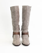 Stivale in pelle scamosciata con dettagli