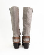 Stivale in pelle scamosciata con dettagli