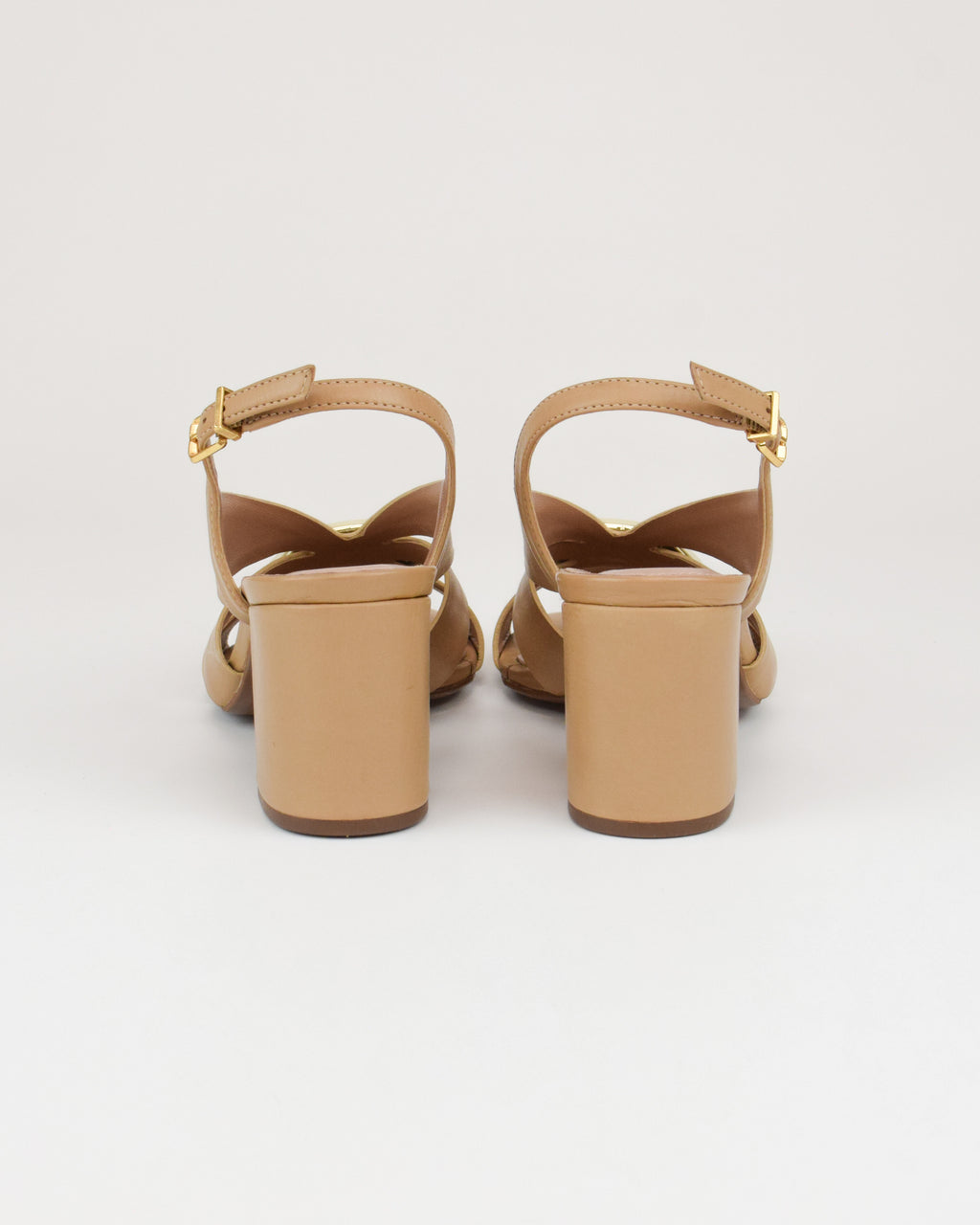 Sandlo in pelle con applicazione