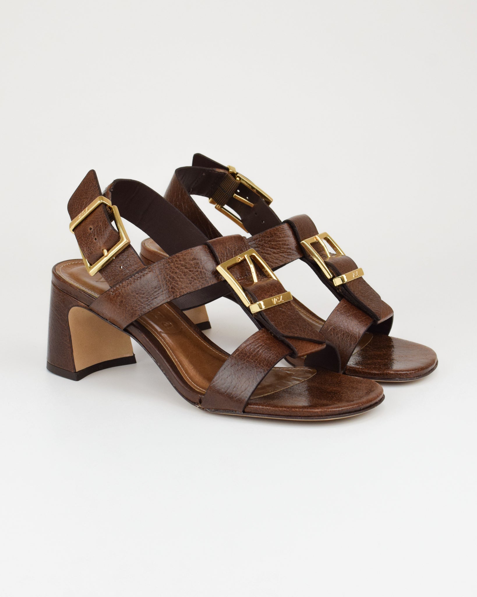 Sandalo in pelle vintage con fibbia