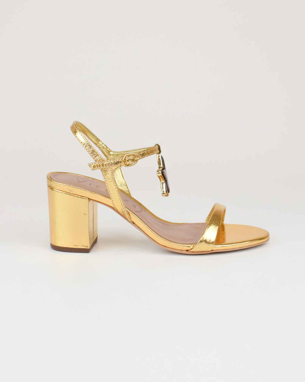 Sandalo in pelle con stella